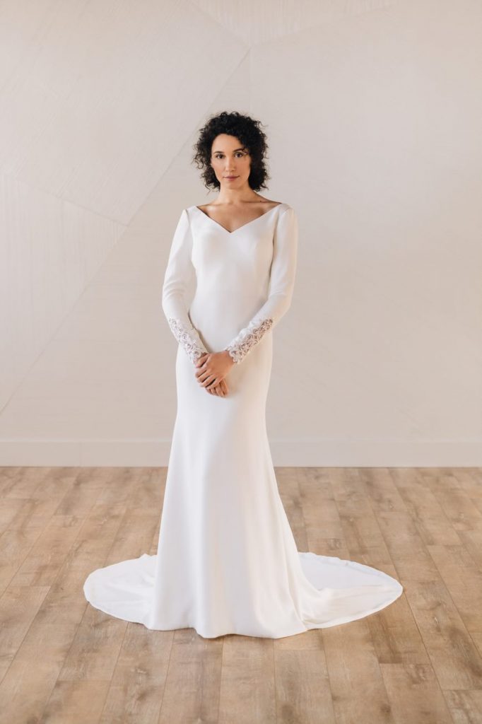 fitted classic crepe wedding dress with long sleeves vintage dress