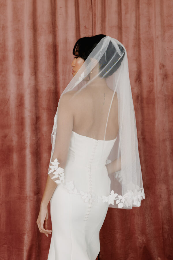 Tessa Floral Lace Border Veil - Image 4