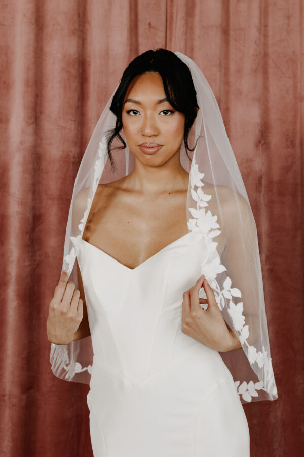 Tessa Floral Lace Border Veil - Image 3