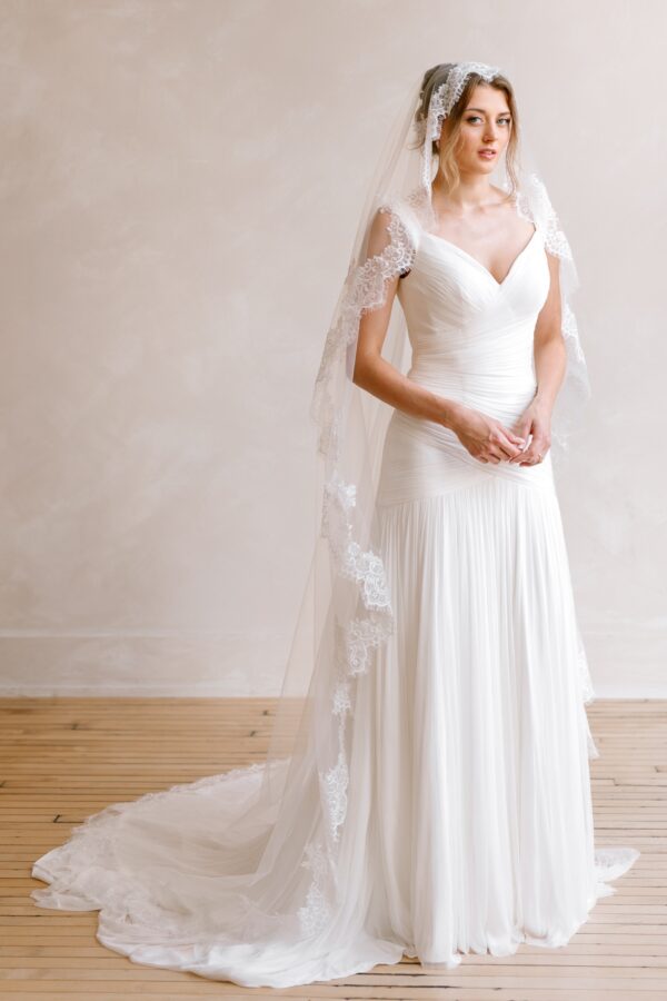 Vintage Lace Mantilla Veil - Image 4