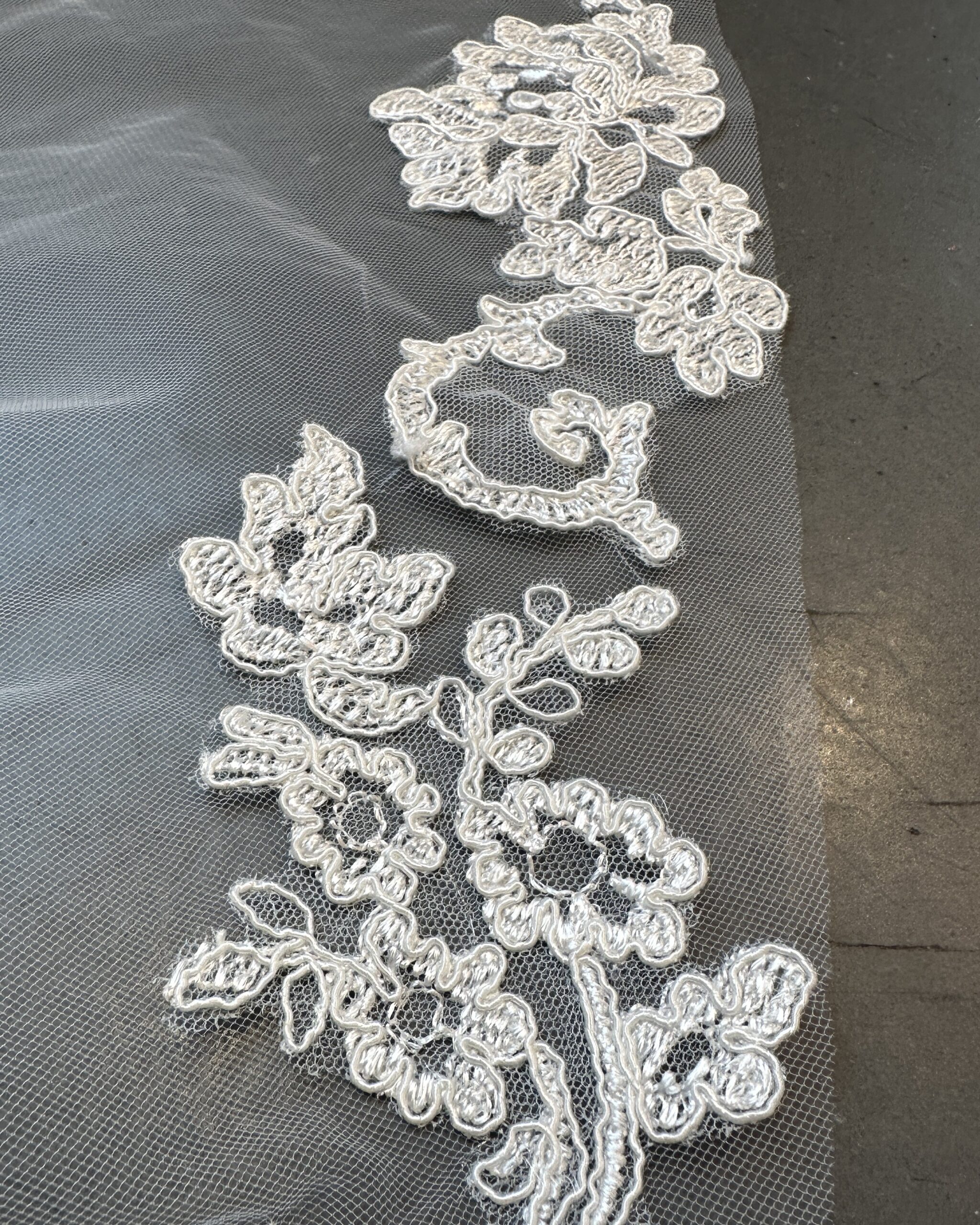 Vintage Lace Edge Veil - Image 3