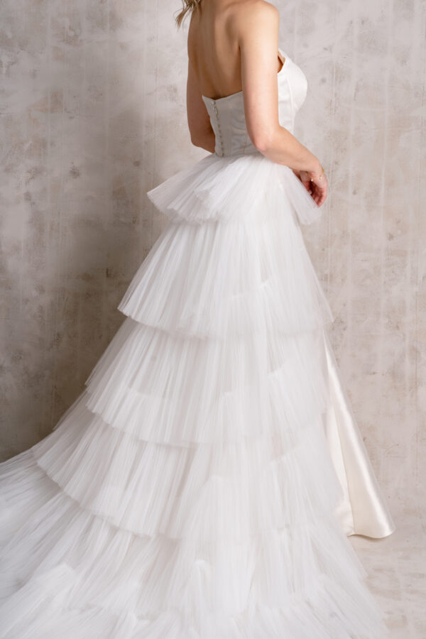Toni Overskirt