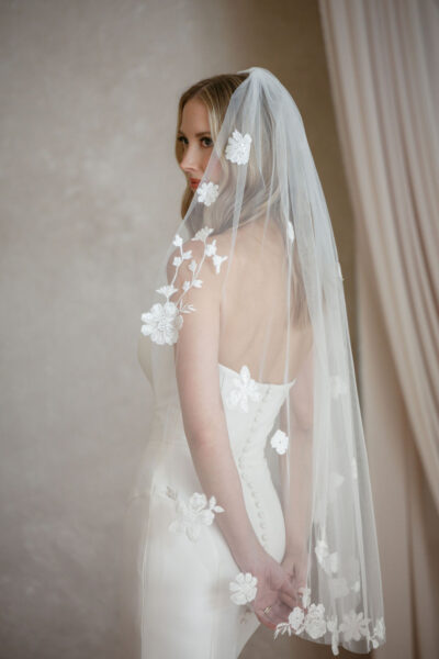 Simone Scattered Lace Veil