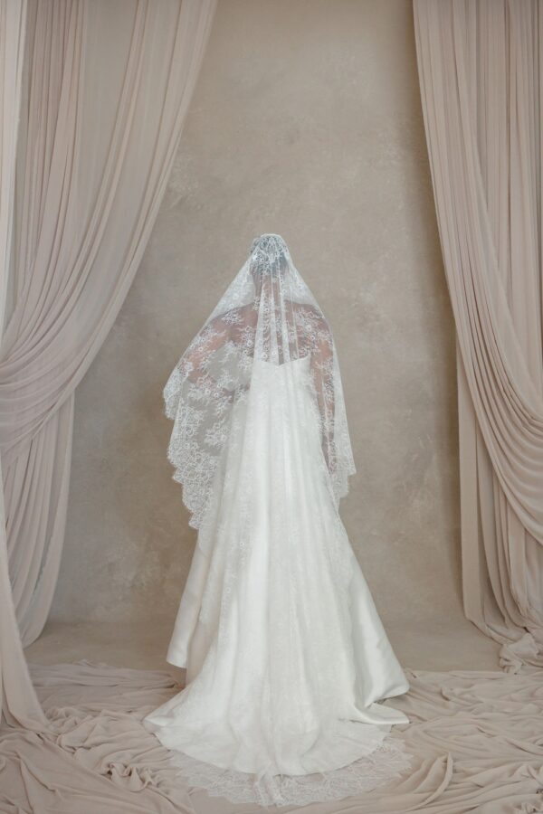 All Over Lace Mantilla Veil - Image 3
