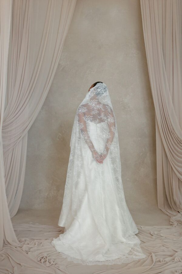 All Over Lace Mantilla Veil - Image 5